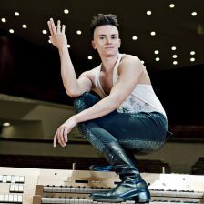 Organist Cameron Carpenter has signed to Sony Classical (photo: Heiko Laschitzki) Organist Cameron Carpenter signs to Sony Classical