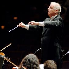 Daniel Barenboim addressed the Proms audience following his final Beethoven performance (photo: Monika Ritterhaus / WEDO) Daniel Barenboim addressed the Proms audience following his final Beethoven perf