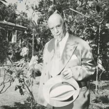 Sir Thomas Beecham in his garden at Cap Ferrat (Photo: © EMI Archives) Sir Thomas Beecham in his garden at Cap Ferrat (Photo: © EMI Archives)