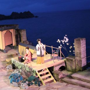 Opera by the sea: Madame Butterfly at the Minack theatre (photo: Antony Craig) Opera by the sea: Madame Butterfly at the Minack theatre (photo: Antony Craig)